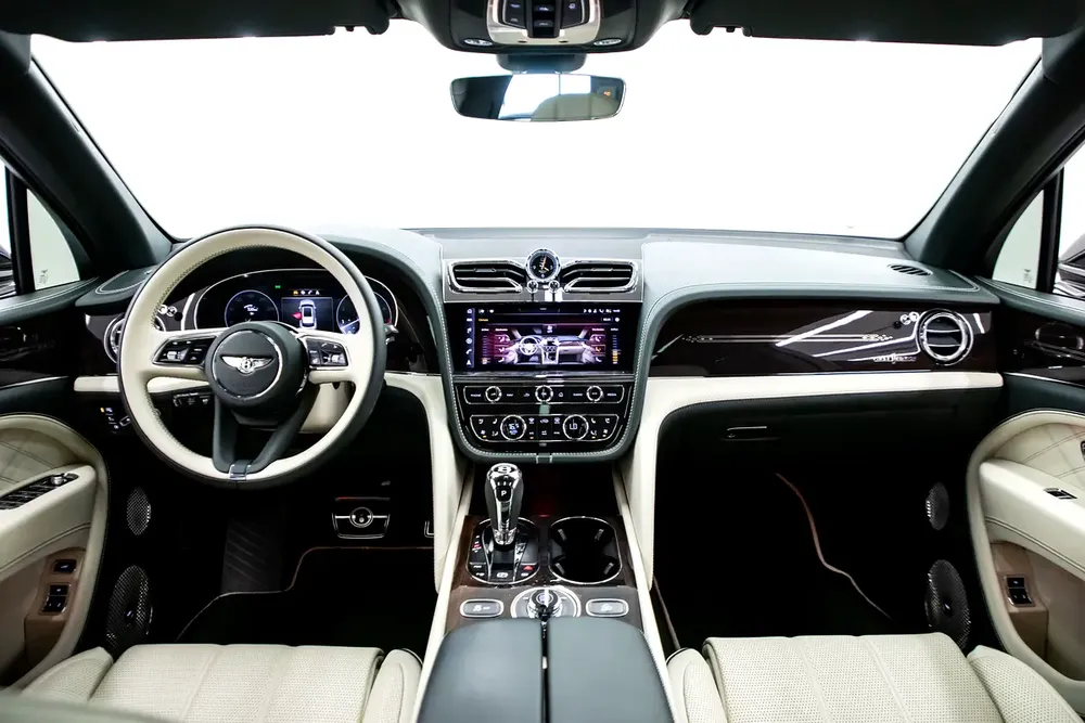 2025 | BENTLEY BENTAYGA AZURE | LWB FIRST EDITION | GCC | WITH WARRANTY AND SERVICE AL HABTOOR - Image 7