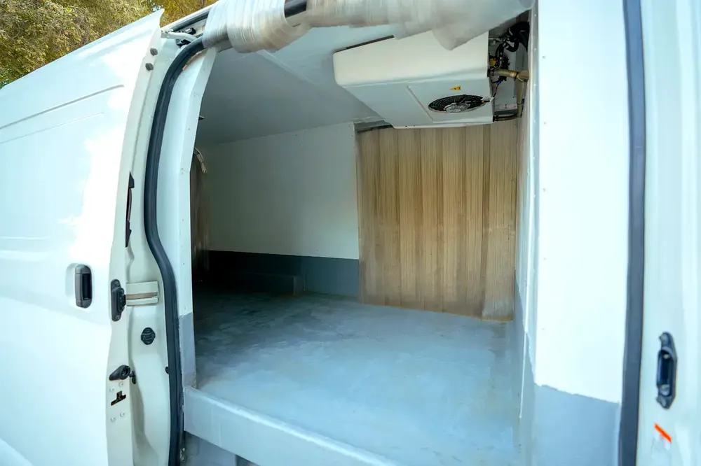 High Roof | Manual | Chiller Van | GCC Specs | Ref#T02941 - Image 9