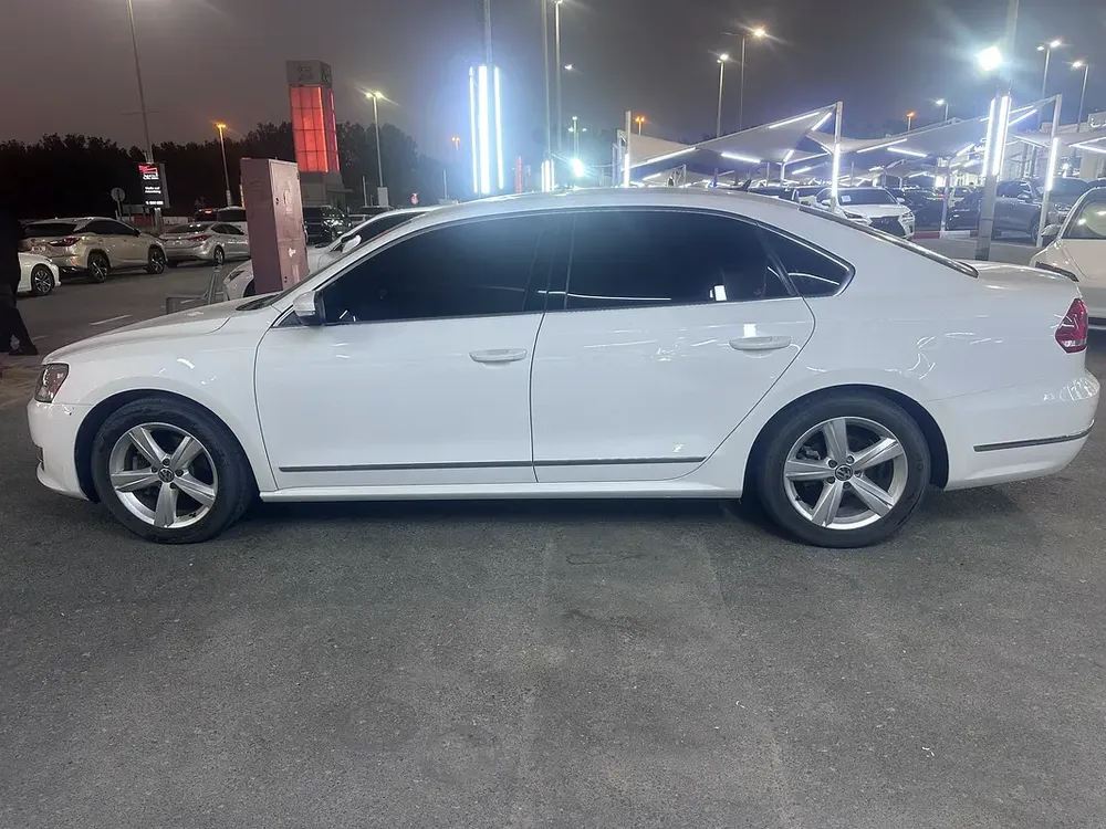 Volkswagen Passat SEL 2015 - GCC Specs - Excellent Condition - Image 5