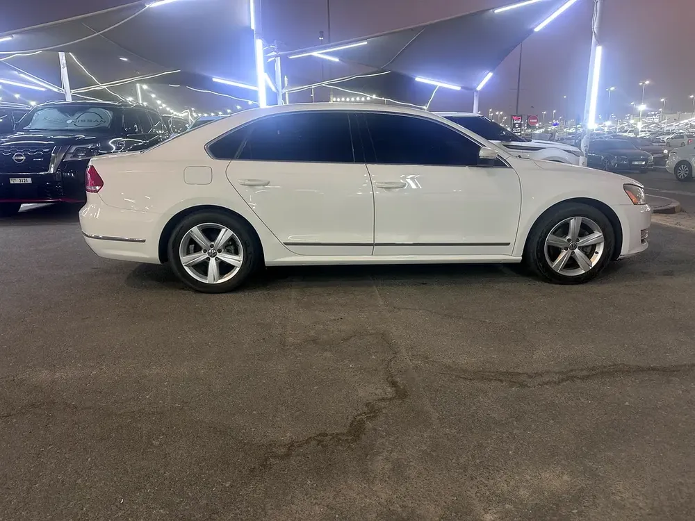Volkswagen Passat SEL 2015 - GCC Specs - Excellent Condition - Image 6