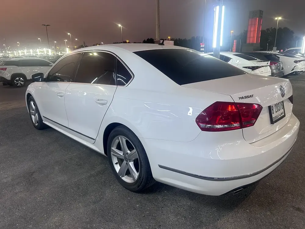 Volkswagen Passat SEL 2015 - GCC Specs - Excellent Condition - Image 9