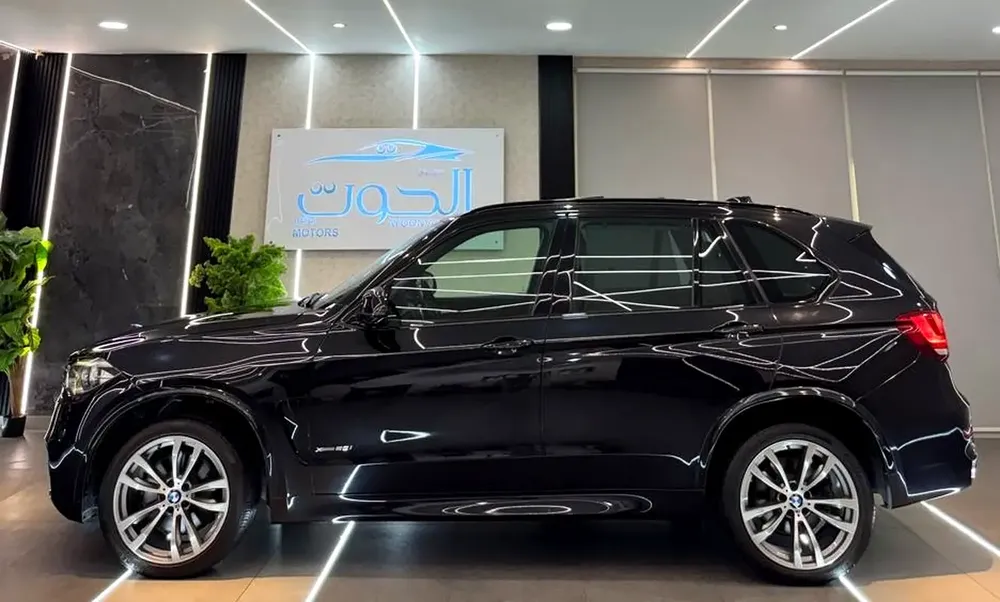 AMAZING BMW X5 V8 || 7 SEATS || FULL OPTIONS || GCC II ACCIDENTS FREE I| SCREENS || PANORAMIC - Image 12