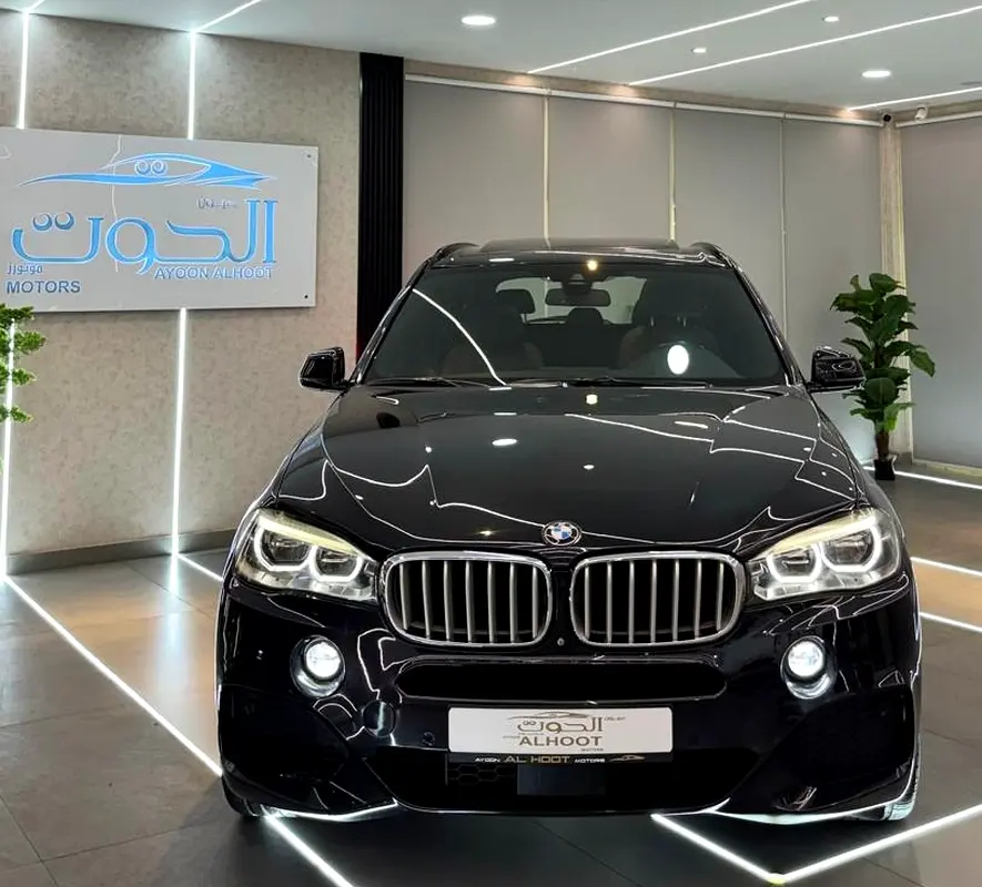 AMAZING BMW X5 V8 || 7 SEATS || FULL OPTIONS || GCC II ACCIDENTS FREE I| SCREENS || PANORAMIC - Image 5