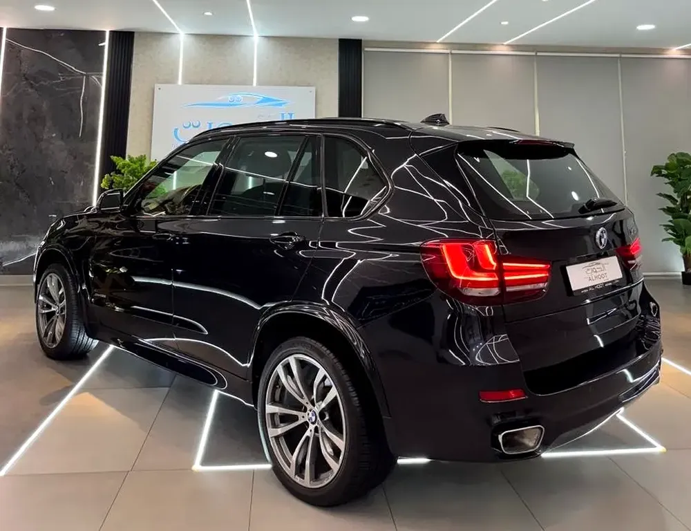 AMAZING BMW X5 V8 || 7 SEATS || FULL OPTIONS || GCC II ACCIDENTS FREE I| SCREENS || PANORAMIC - Image 8