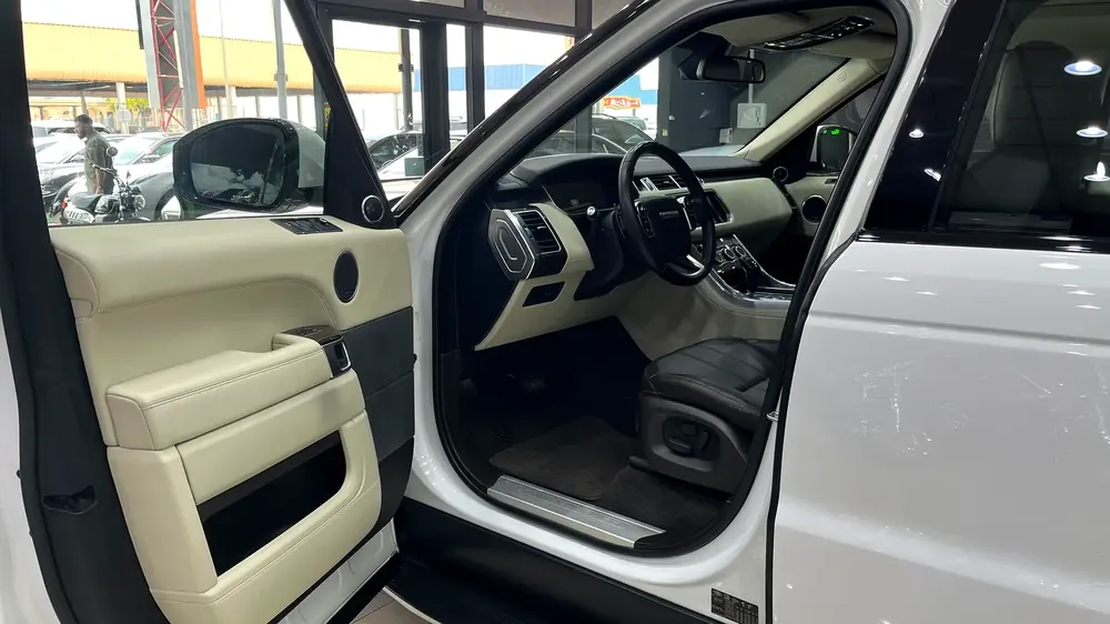 2014 Land Rover Range Rover Sport Autobiography | GCC Specs | Pristine Condition - Image 10