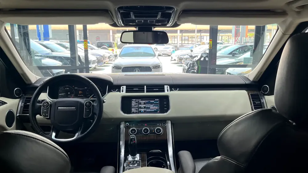 2014 Land Rover Range Rover Sport Autobiography | GCC Specs | Pristine Condition - Image 16