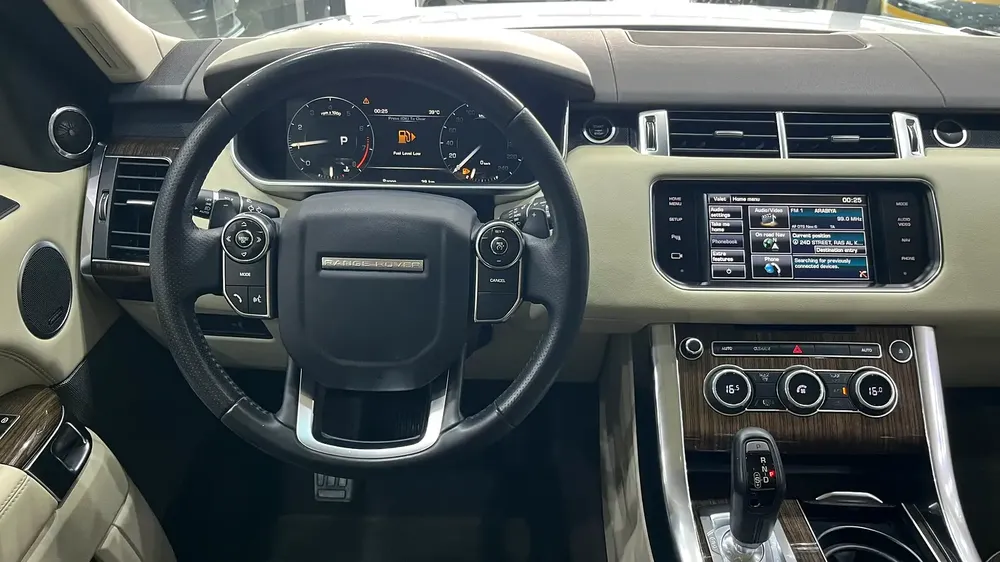 2014 Land Rover Range Rover Sport Autobiography | GCC Specs | Pristine Condition - Image 18