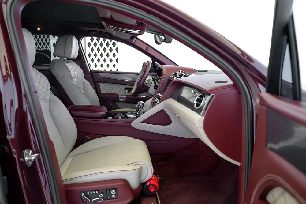 BENTAYGA V8 | TWO TONE INTERIOR | WARRANTY AVAILABLE - Image 15