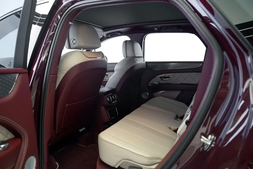 BENTAYGA V8 | TWO TONE INTERIOR | WARRANTY AVAILABLE - Image 6