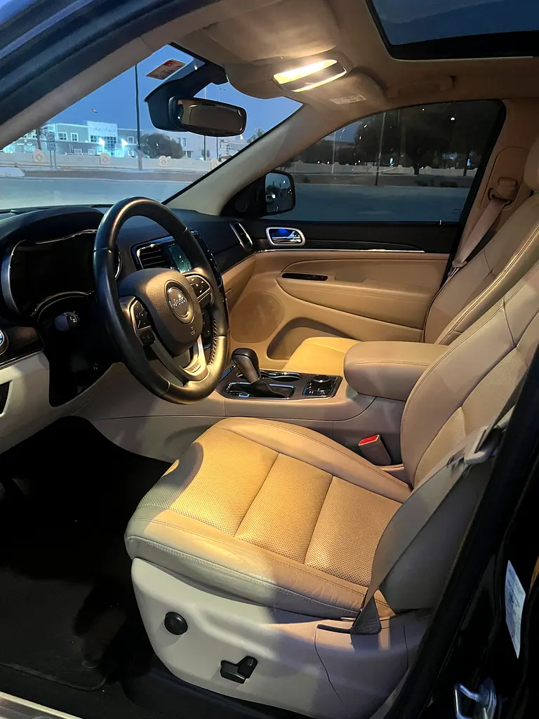 Cherokee Limited  dealership warranty + service contract . Violet color - Image 10