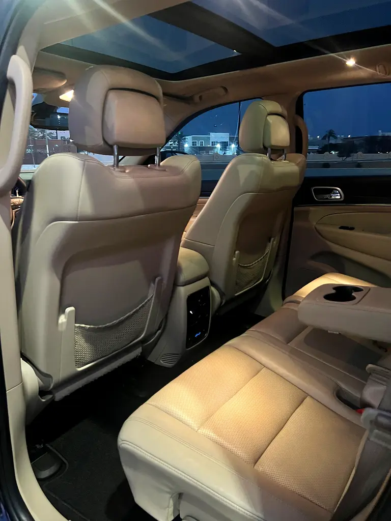 Cherokee Limited  dealership warranty + service contract . Violet color - Image 13