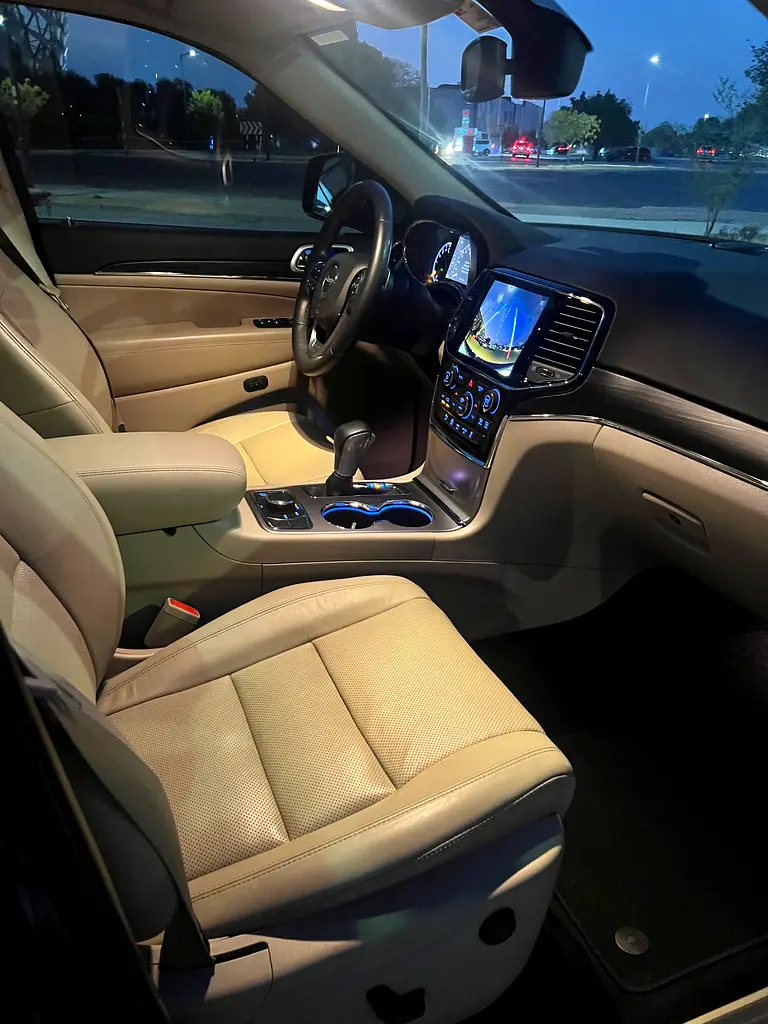 Cherokee Limited  dealership warranty + service contract . Violet color - Image 15