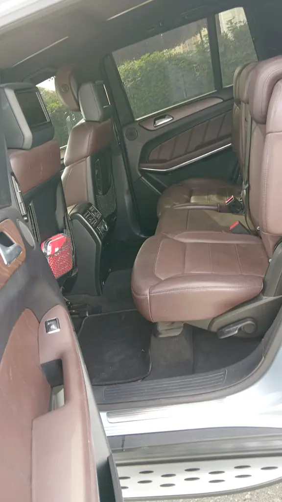 Mercedes-Benz GL 500 4Matic 2016 GCC Specs | Immaculate Condition - Image 15
