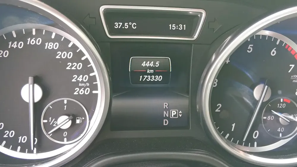 Mercedes-Benz GL 500 4Matic 2016 GCC Specs | Immaculate Condition - Image 19