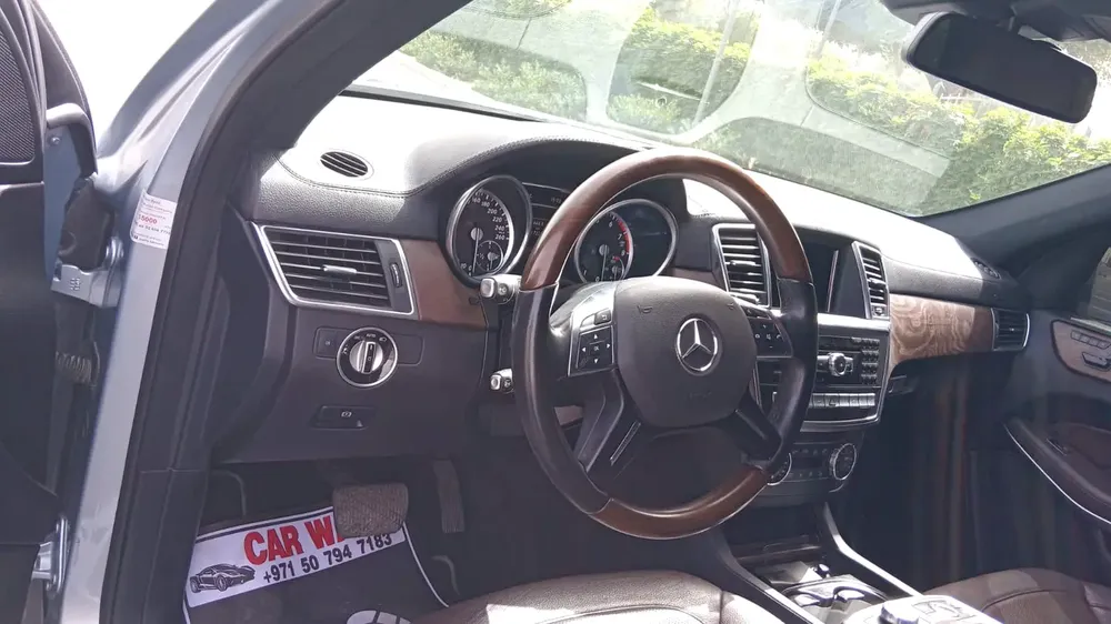 Mercedes-Benz GL 500 4Matic 2016 GCC Specs | Immaculate Condition - Image 9