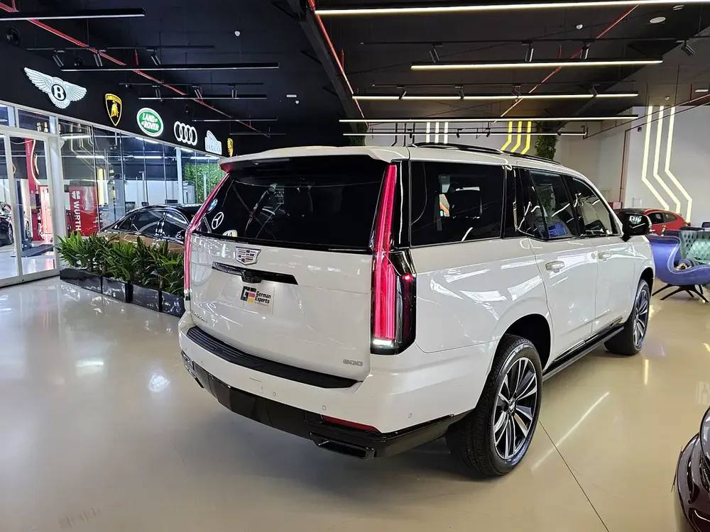 Sport 6.2L 4WD Sport 6.2L AWD 2025 CADILLAC ESCALADE GCC - SPORT - 5 YEARS DEALER WARRANTY + SERVICE - Image 4