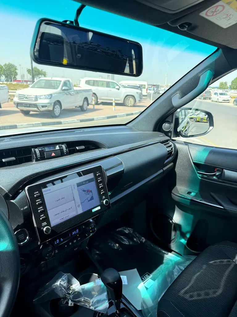 TOYOTA HILUX ADVENTURE V6 4.0L A/T 2026 - Image 10