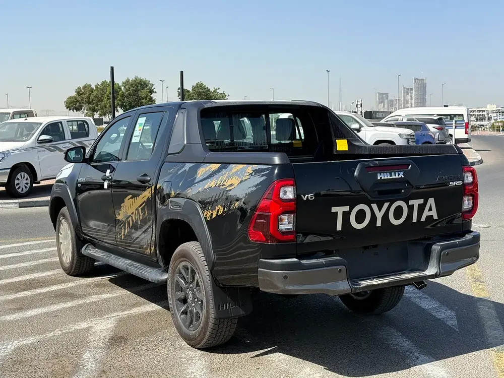 TOYOTA HILUX ADVENTURE V6 4.0L A/T 2026 - Image 5