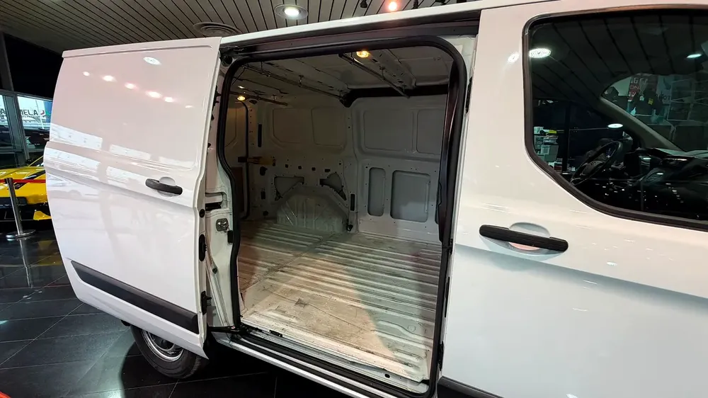 Ford Transit Van 2022 - GCC Specs - Excellent Condition - Image 7