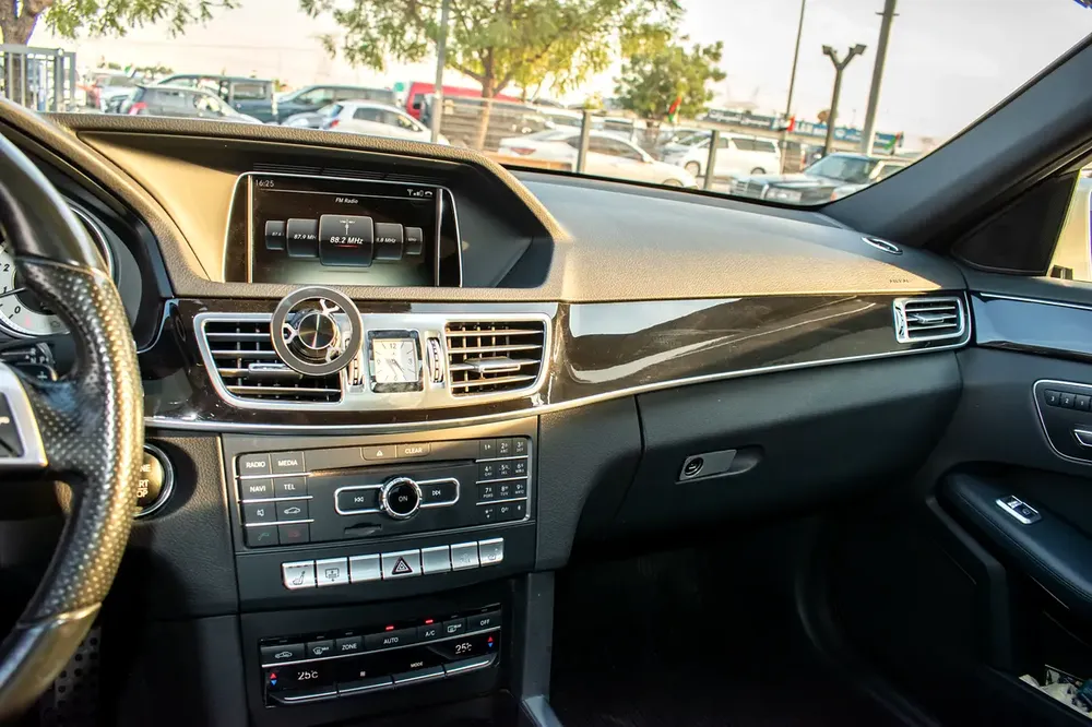 MERCEDES-BENZ E400 HYBRID | 4.5 B GRADE | 102000 KM | CLEAN TITLE | FREASH JAPAN IMPORT | - Image 10