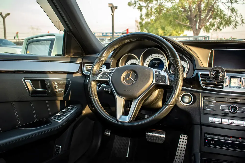 MERCEDES-BENZ E400 HYBRID | 4.5 B GRADE | 102000 KM | CLEAN TITLE | FREASH JAPAN IMPORT | - Image 12