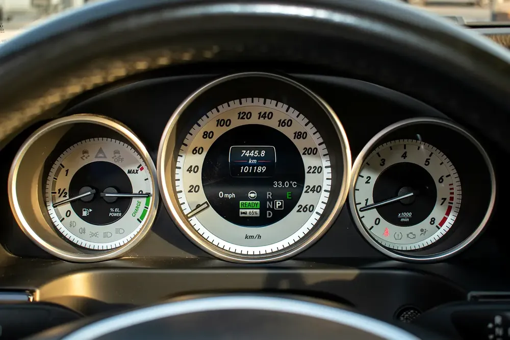 MERCEDES-BENZ E400 HYBRID | 4.5 B GRADE | 102000 KM | CLEAN TITLE | FREASH JAPAN IMPORT | - Image 13