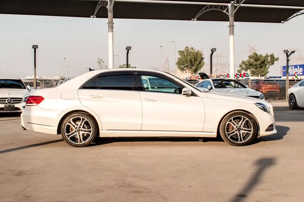 MERCEDES-BENZ E400 HYBRID | 4.5 B GRADE | 102000 KM | CLEAN TITLE | FREASH JAPAN IMPORT | - Image 5