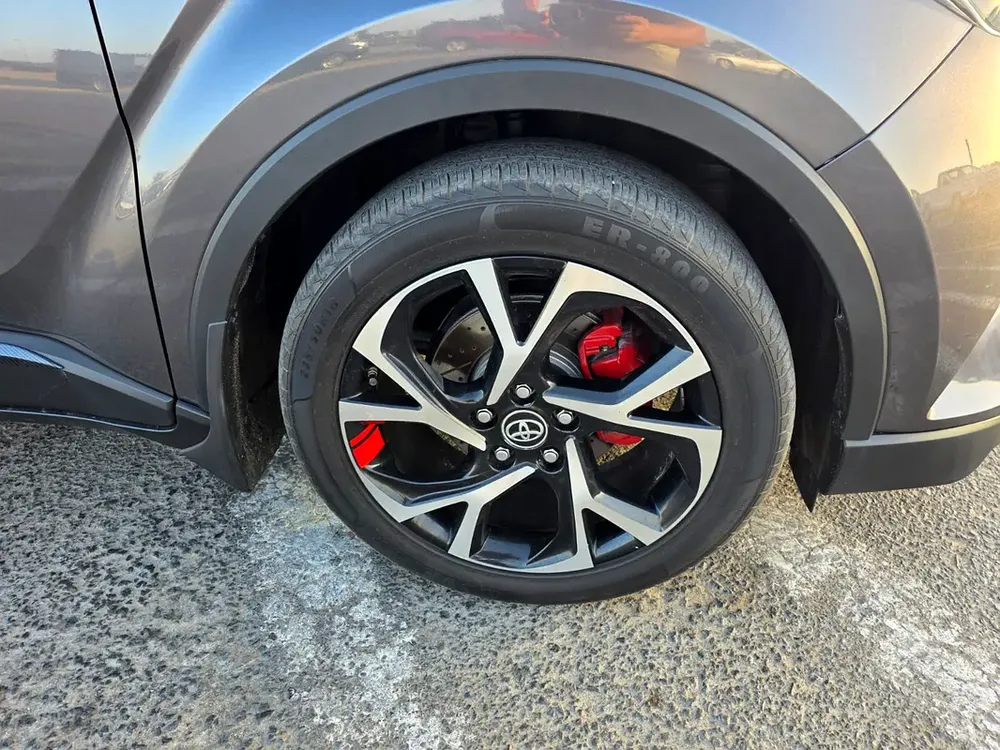 2019 Toyota C-HR Limited 2.0L V4 Dual VVTI Engine Full Option - With Side Step Push Start  Rada - Image 10