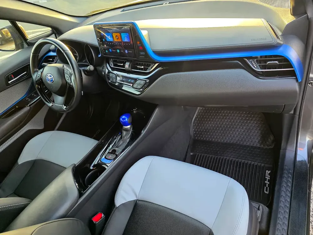 2019 Toyota C-HR Limited 2.0L V4 Dual VVTI Engine Full Option - With Side Step Push Start  Rada - Image 15