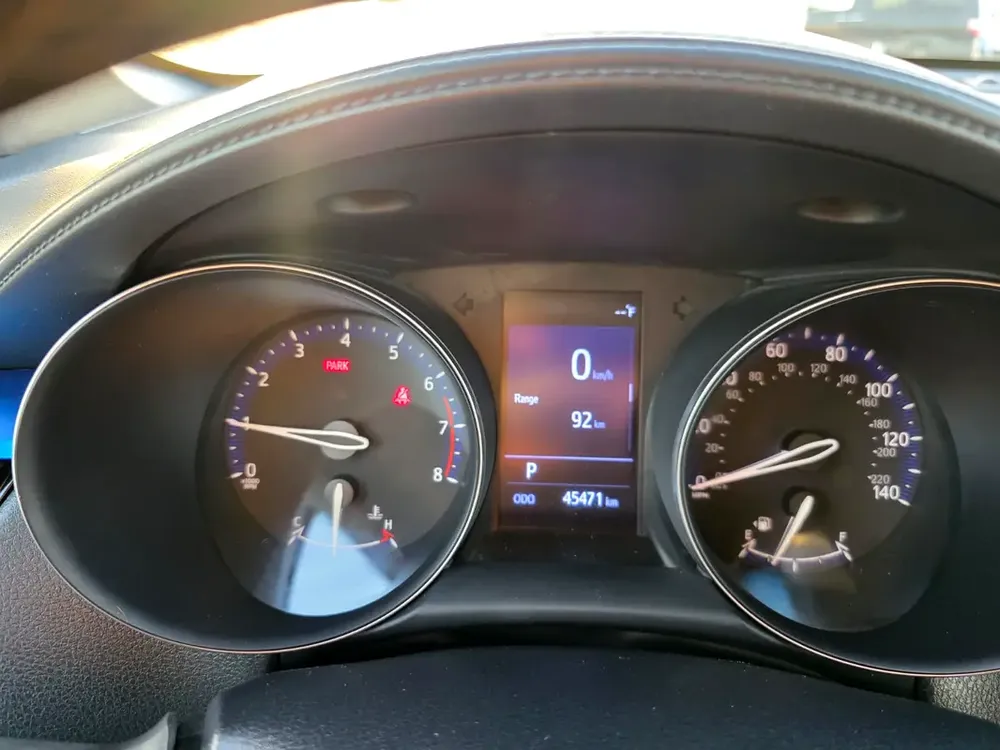 2019 Toyota C-HR Limited 2.0L V4 Dual VVTI Engine Full Option - With Side Step Push Start  Rada - Image 19