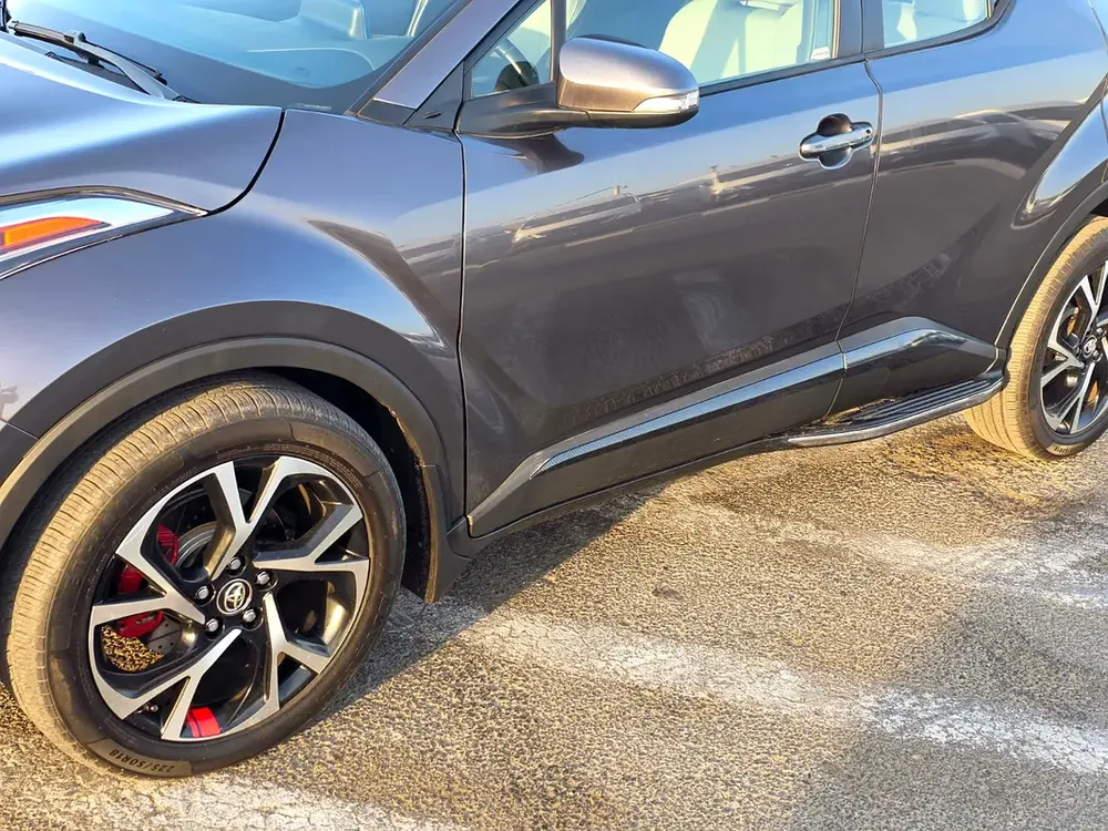 2019 Toyota C-HR Limited 2.0L V4 Dual VVTI Engine Full Option - With Side Step Push Start  Rada - Image 8