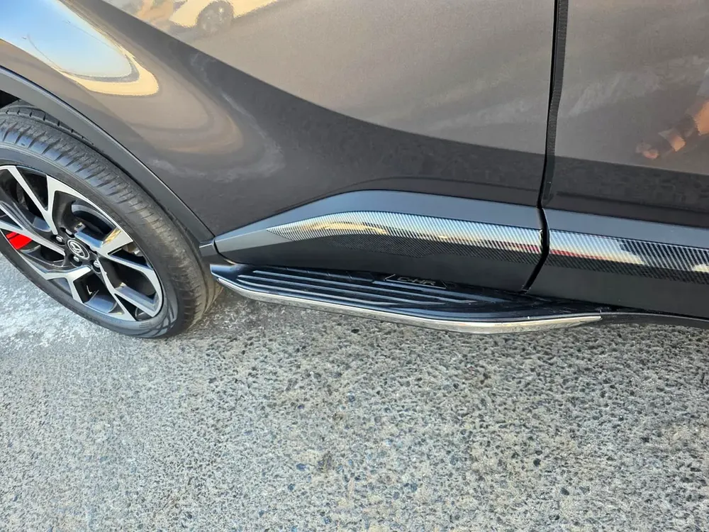 2019 Toyota C-HR Limited 2.0L V4 Dual VVTI Engine Full Option - With Side Step Push Start  Rada - Image 9
