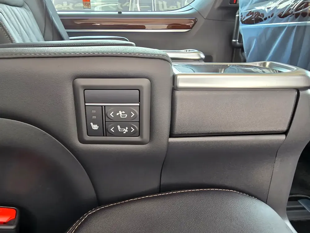 3.5L PREMIUM 6 SEATER V6 PETROL A/T FULL OPTION - Image 14
