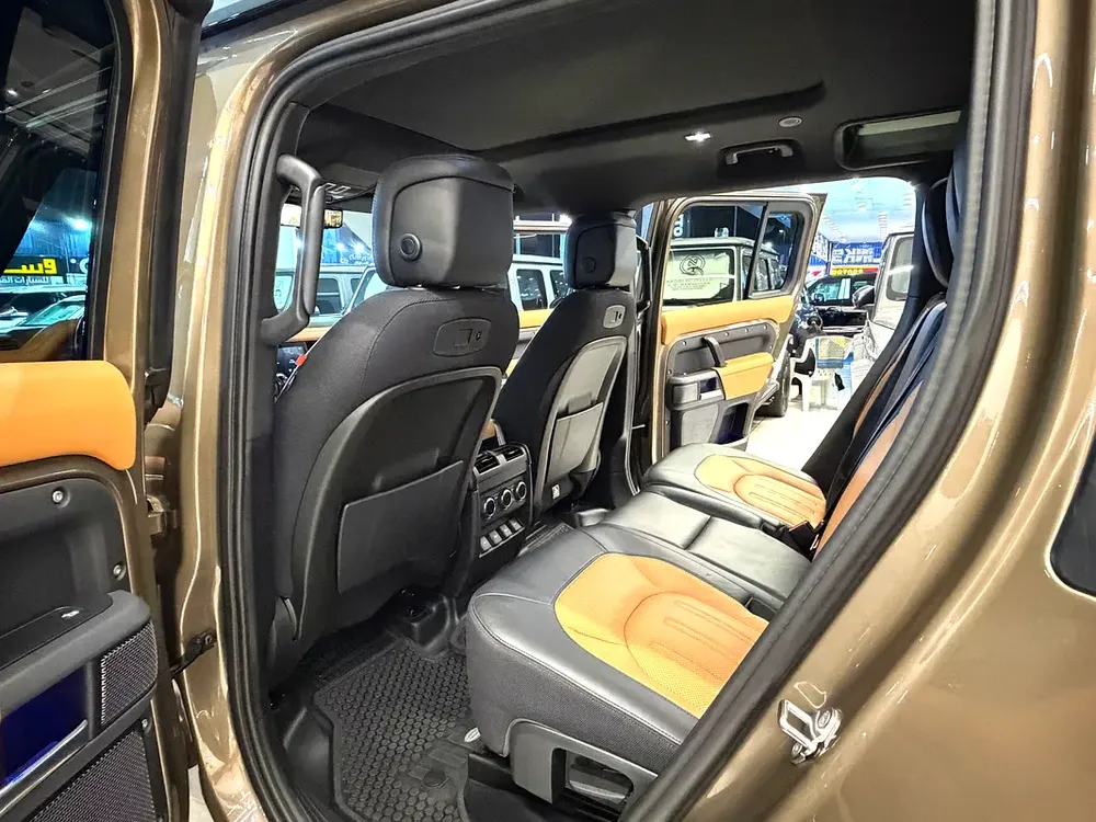 Land Rover Defender 110 X-Dynamic HSE 2020 - European Specs - Image 13