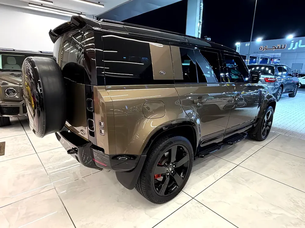 Land Rover Defender 110 X-Dynamic HSE 2020 - European Specs - Image 7