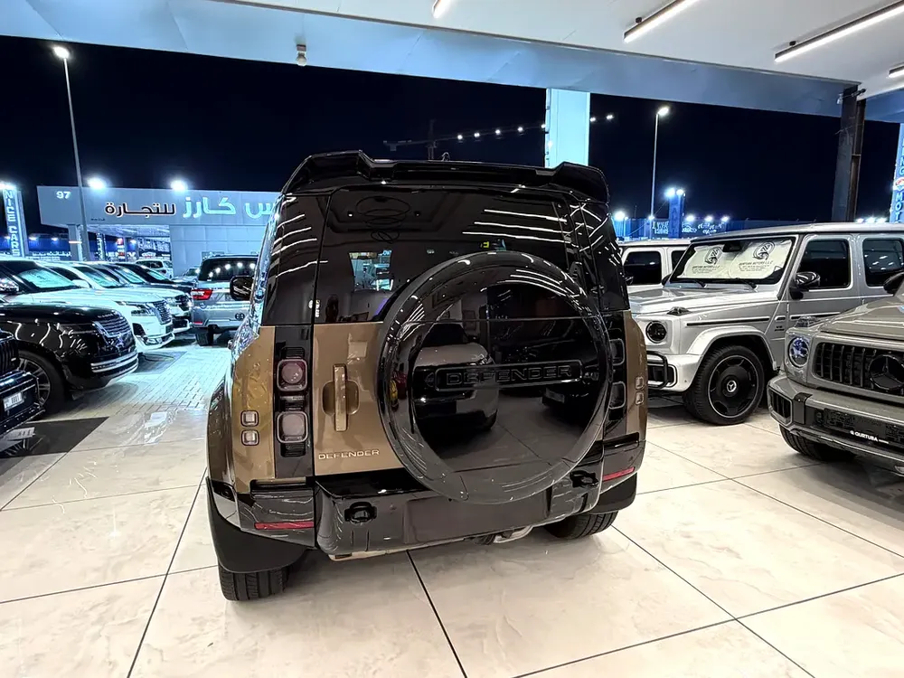 Land Rover Defender 110 X-Dynamic HSE 2020 - European Specs - Image 8