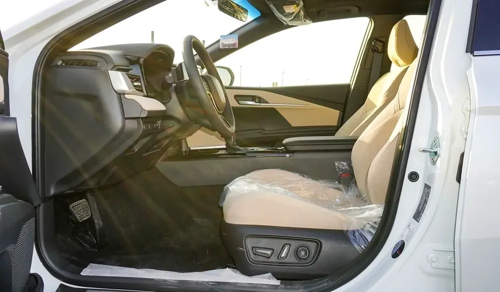 2026 - CAMRY LE 2.5L HYBRID WITH PANORAMIC ROOF - GCC - Image 11