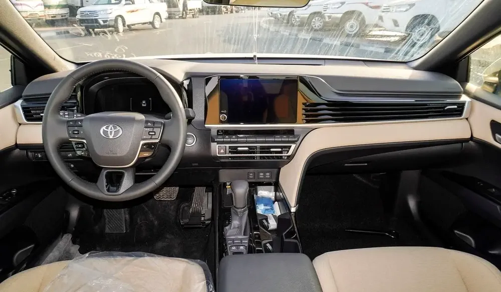 2026 - CAMRY LE 2.5L HYBRID WITH PANORAMIC ROOF - GCC - Image 7