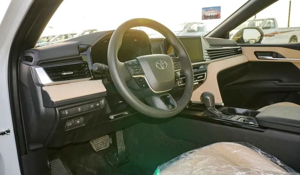 2026 - CAMRY LE 2.5L HYBRID WITH PANORAMIC ROOF - GCC - Image 9