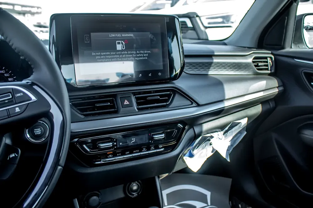 SUZUKI SWIFT HYBRID GCC GLX 2026 - Image 16