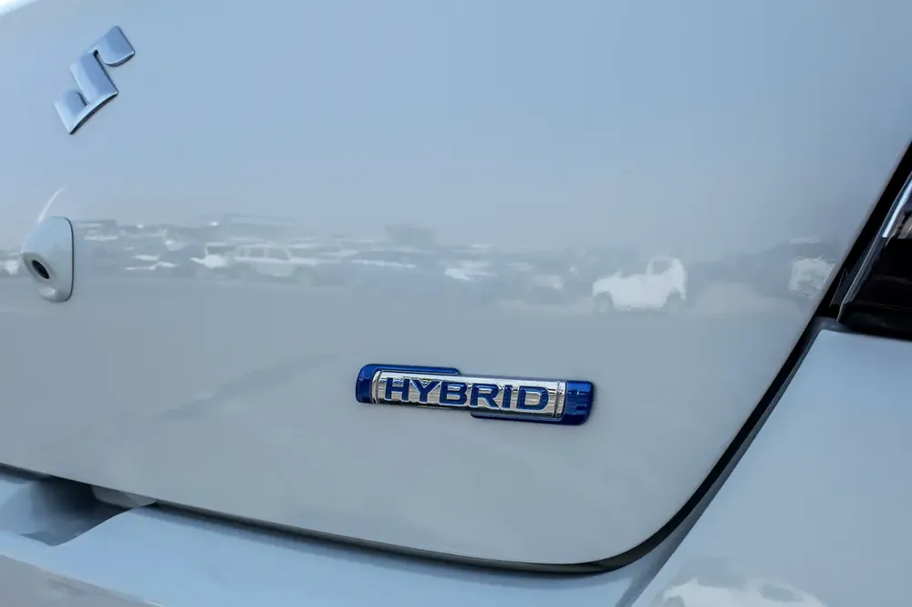 SUZUKI SWIFT HYBRID GCC GLX 2026 - Image 18