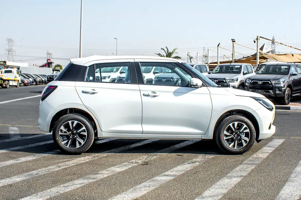 SUZUKI SWIFT HYBRID GCC GLX 2026 - Image 4