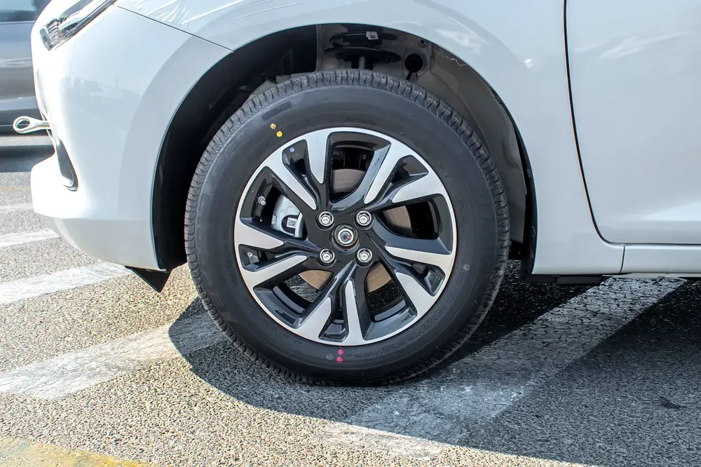SUZUKI SWIFT HYBRID GCC GLX 2026 - Image 9