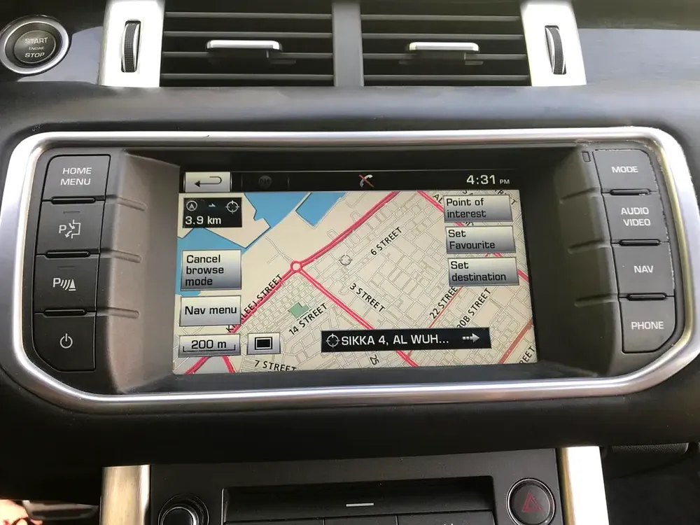 Land Rover Range Rover Evoque R-Dynamic HSE 2015 GCC Specs - Image 16
