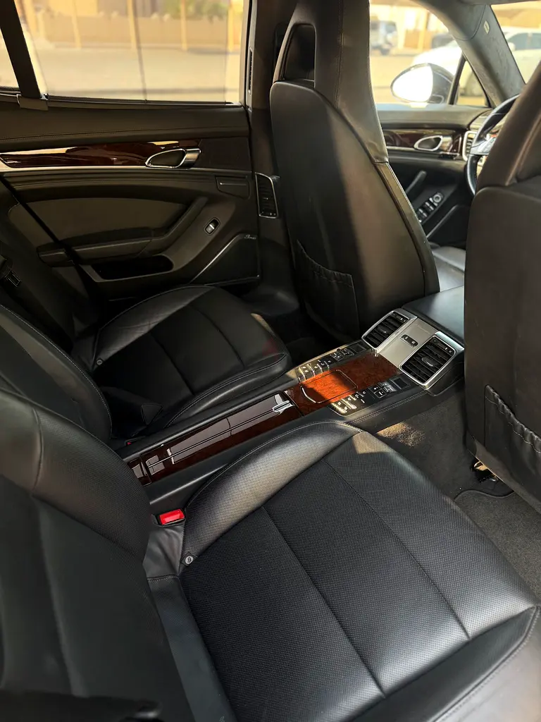 Porsche Panamera S 2010 | GCC Specs | Well Maintained - Image 10