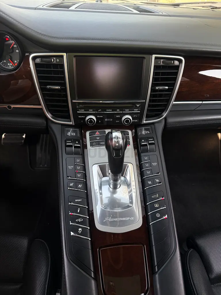 Porsche Panamera S 2010 | GCC Specs | Well Maintained - Image 6