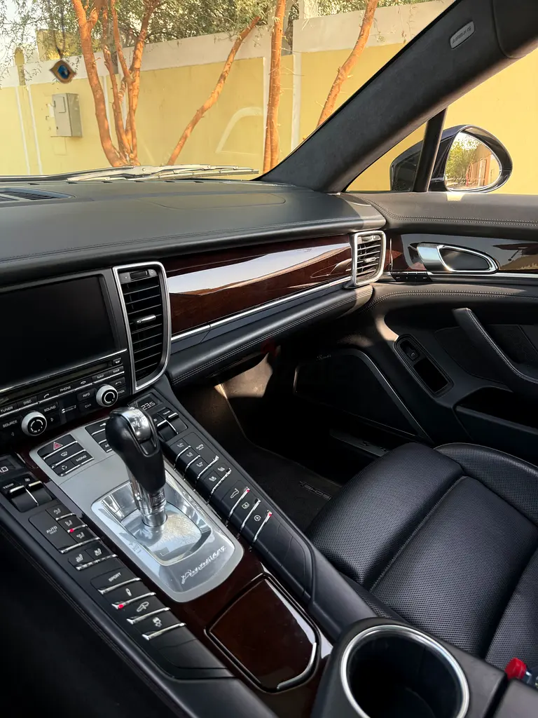 Porsche Panamera S 2010 | GCC Specs | Well Maintained - Image 8