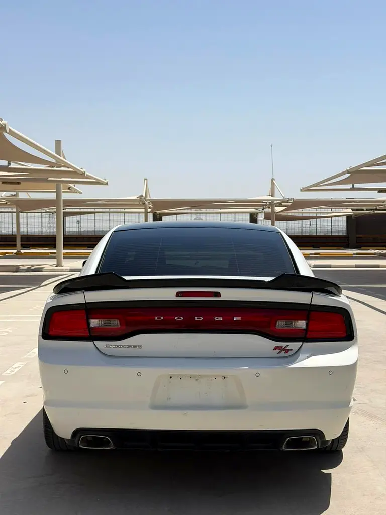Dodge Charger R/T 2014 GCC Specs | Well Maintained - Image 6