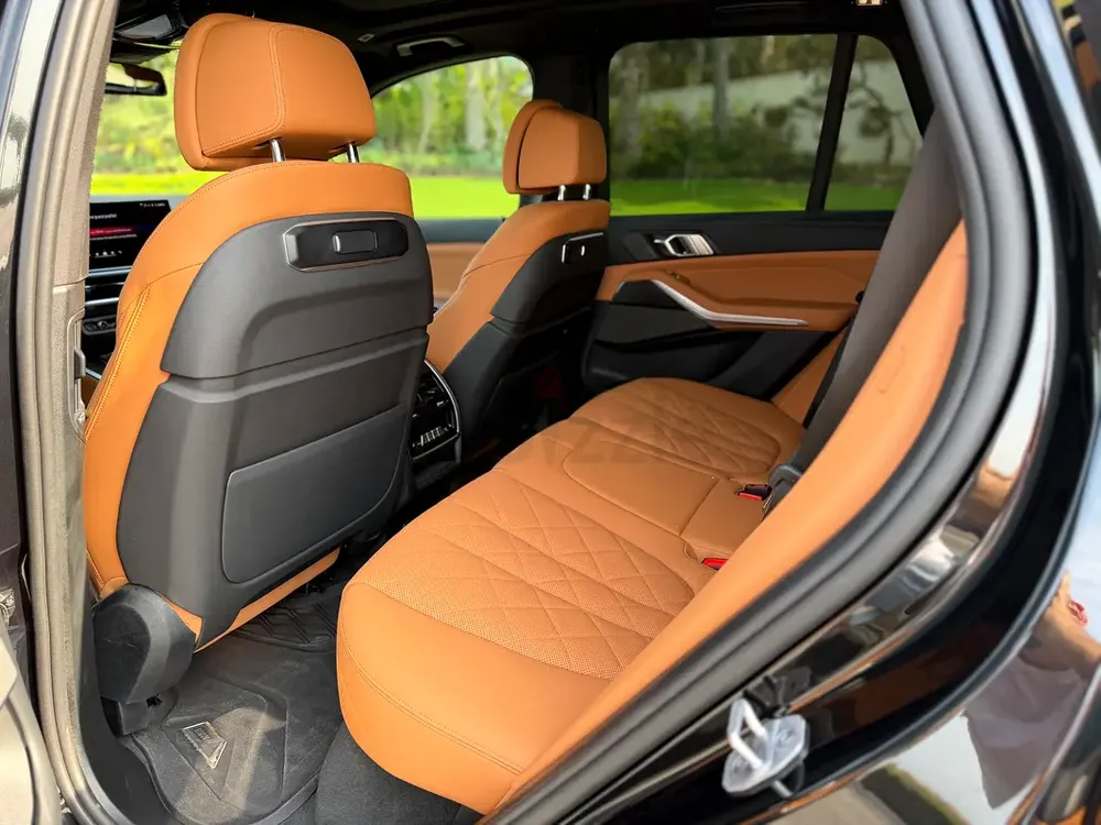 2025 BMW X5 M60i | 523HP V8 | Full Option | Like New - Image 10
