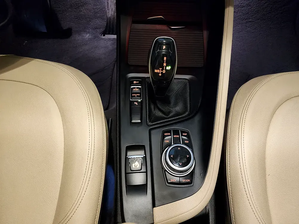 BMW X1 SDrive20i V4 2.0 2018 Model GCC Specs In Perfect Condition - Image 17